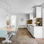 4 Bedroom Awesome In Vakantiehuis *
