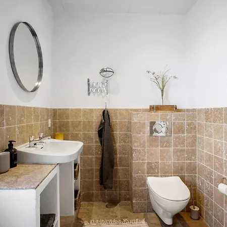 4 Bedroom Awesome In *