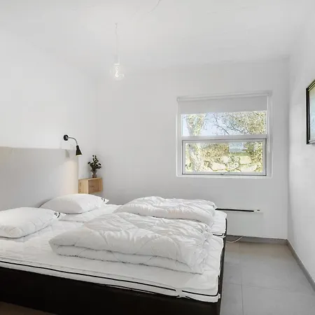 4 Bedroom Awesome In Holiday home *