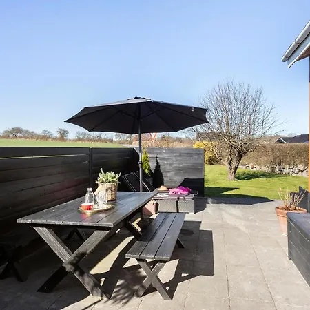 4 Bedroom Awesome In *