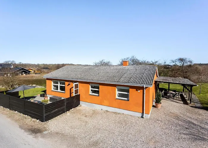 4 Bedroom Awesome In Сasa de vacaciones